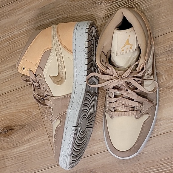 Nike Air Jordan 1 Mid SE Muslin Canvas - Picture 1 of 10